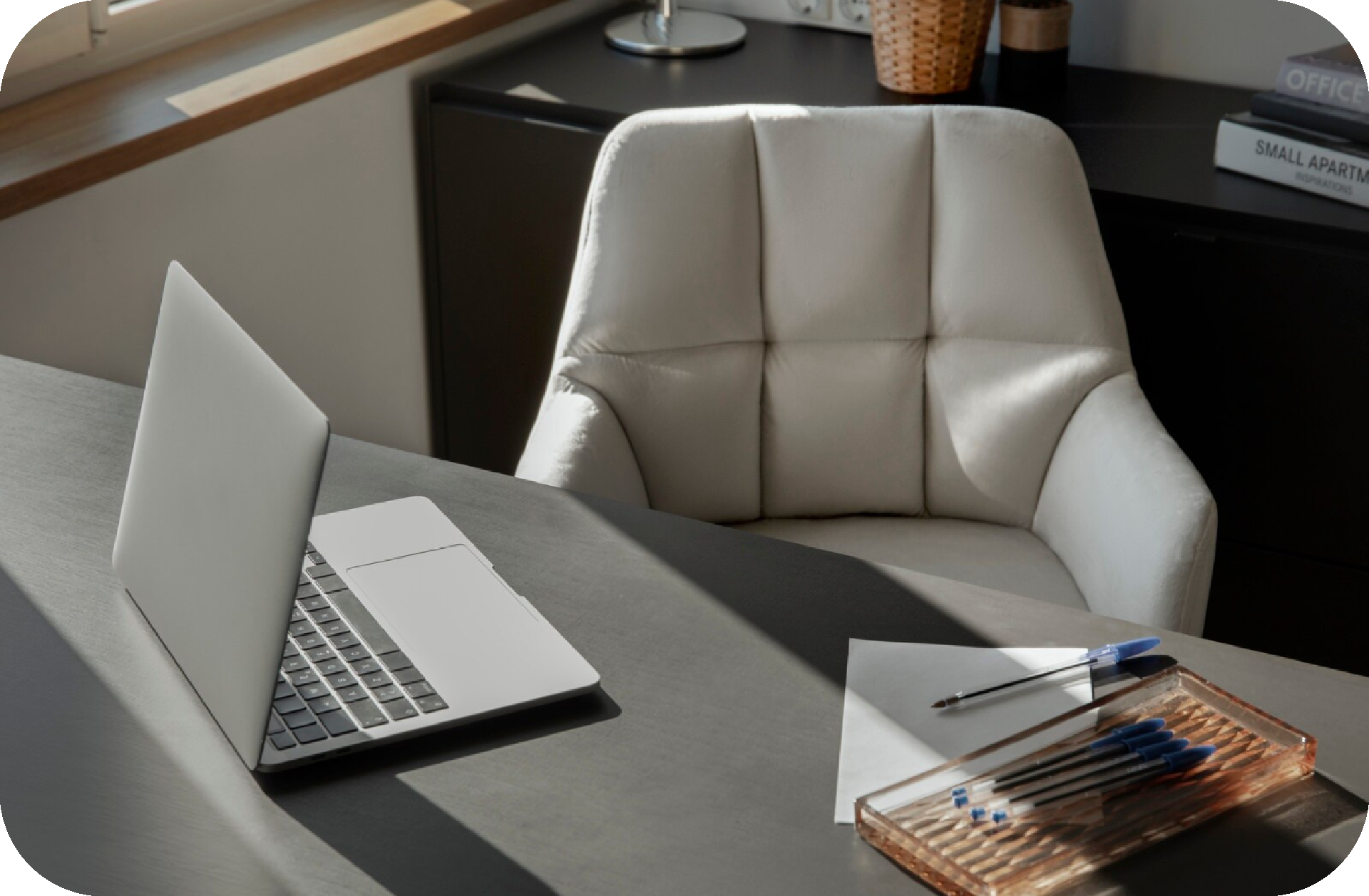 Hot Desk_generic Office 2b